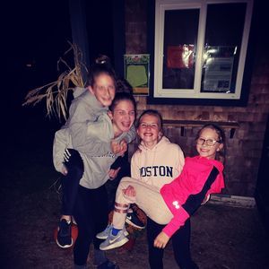 Meet your Posher, Elli